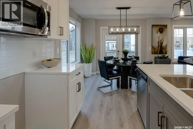 467 Doran CRESCENT