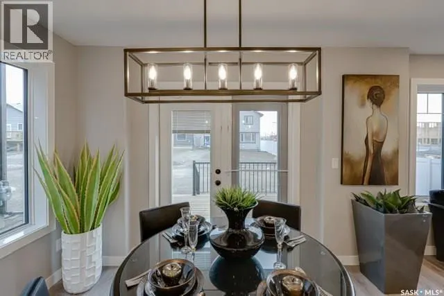 467 Doran CRESCENT