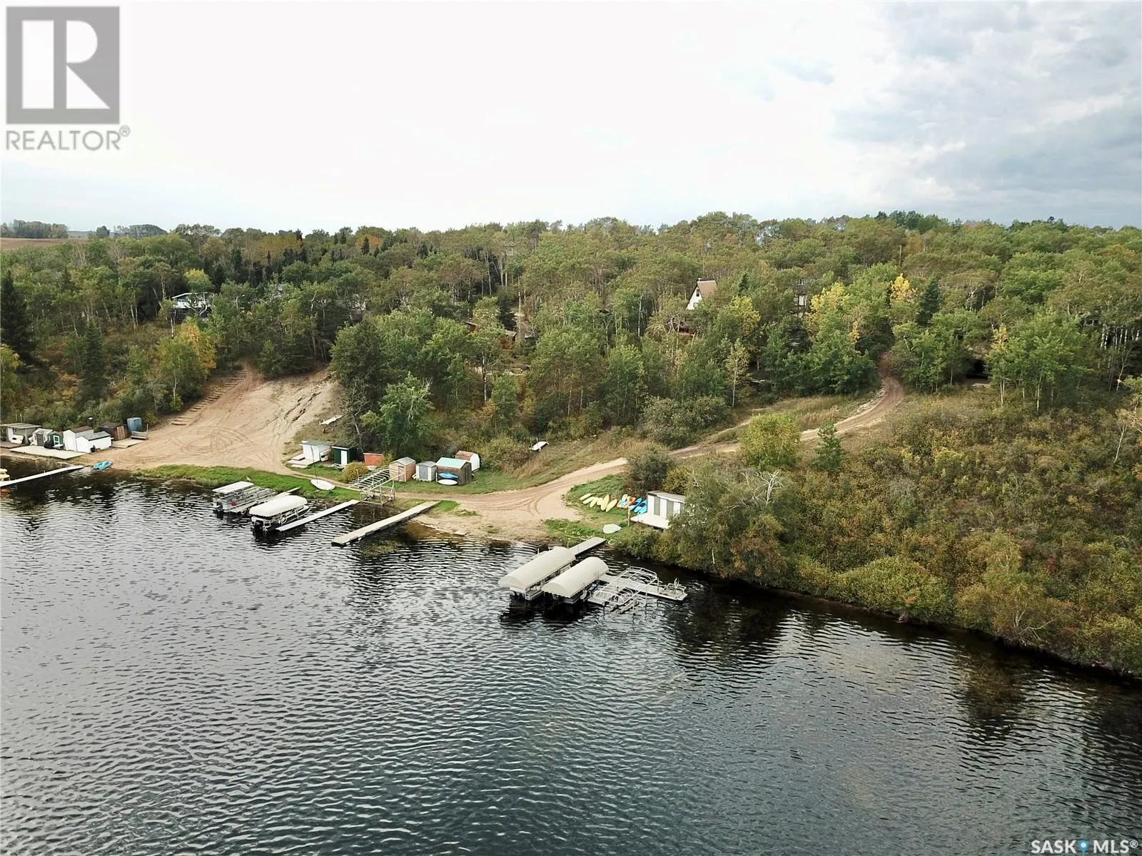 215 Shady Lane - Pratt Lake