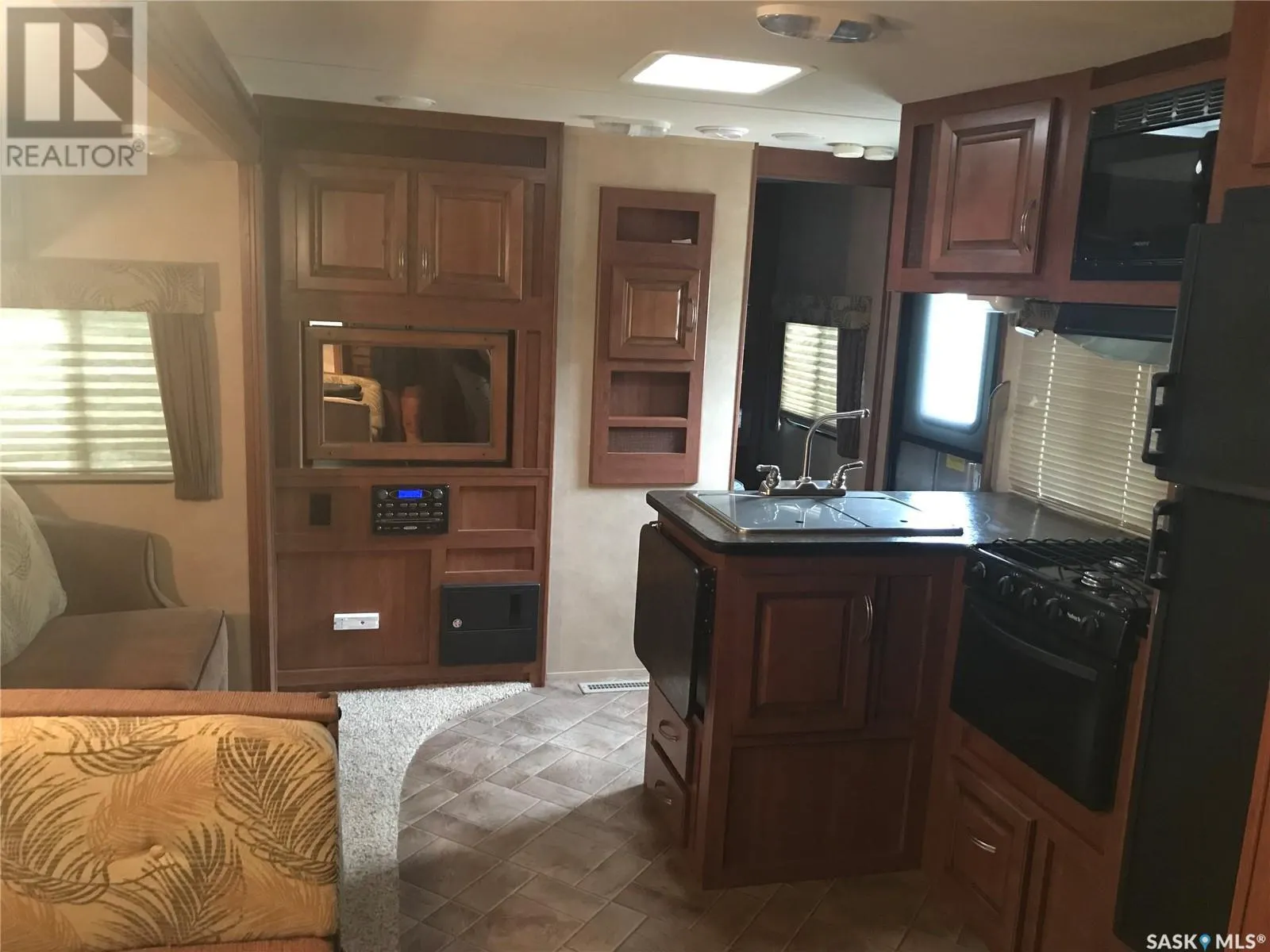 215 Shady Lane - Pratt Lake