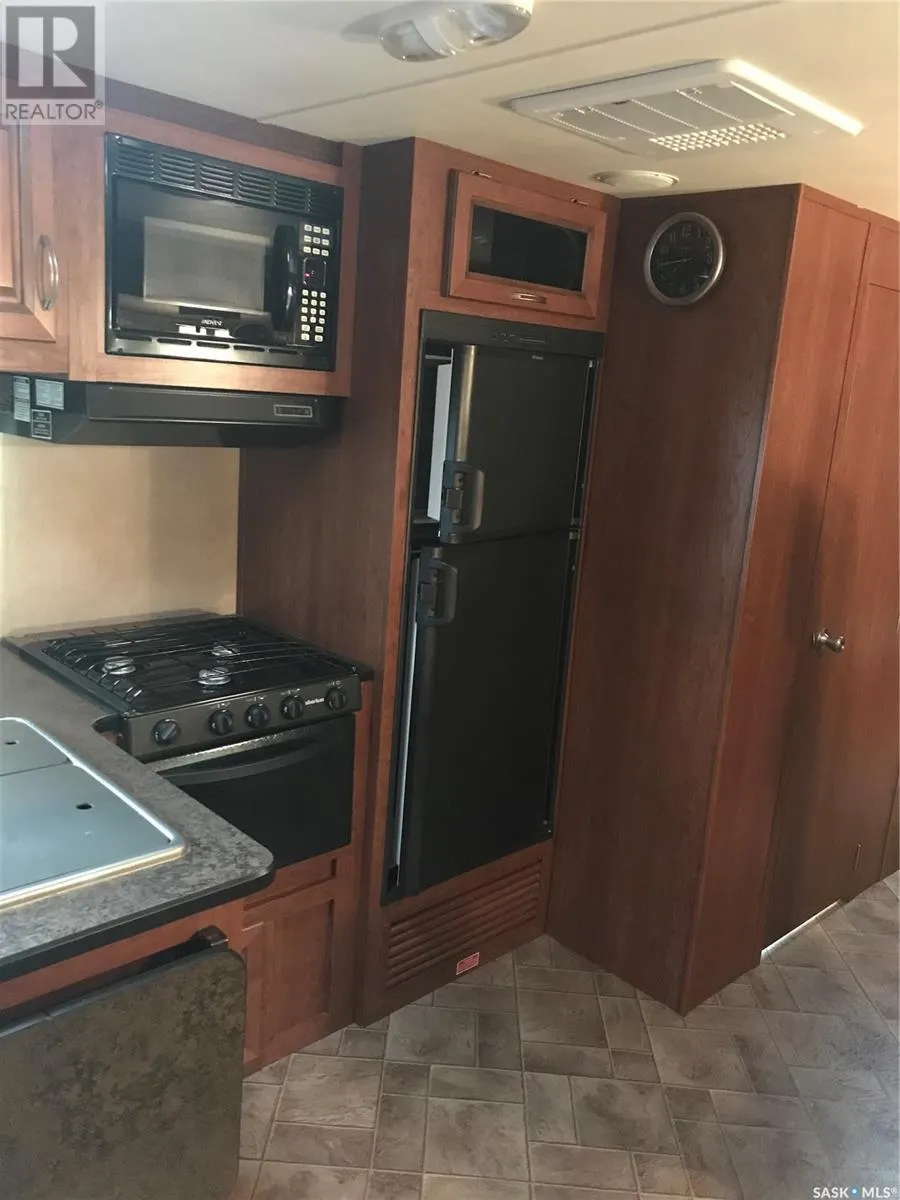 215 Shady Lane - Pratt Lake