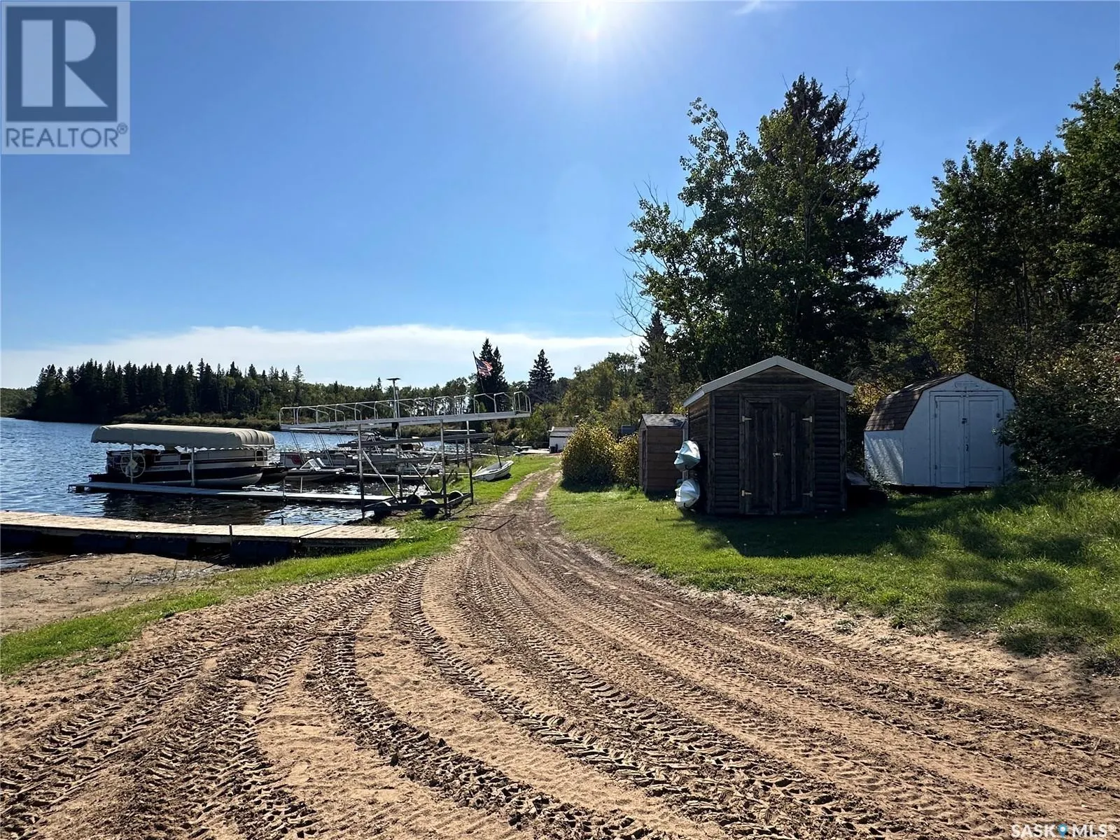 215 Shady Lane - Pratt Lake