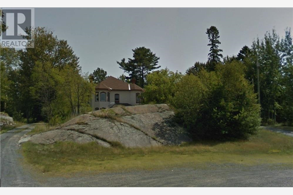 275 River ST, Thessalon