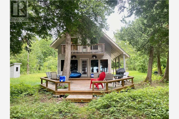 1242 Four Seasons DR, Goulais River