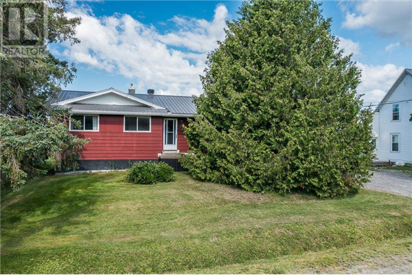 16 Edward ST, Thessalon