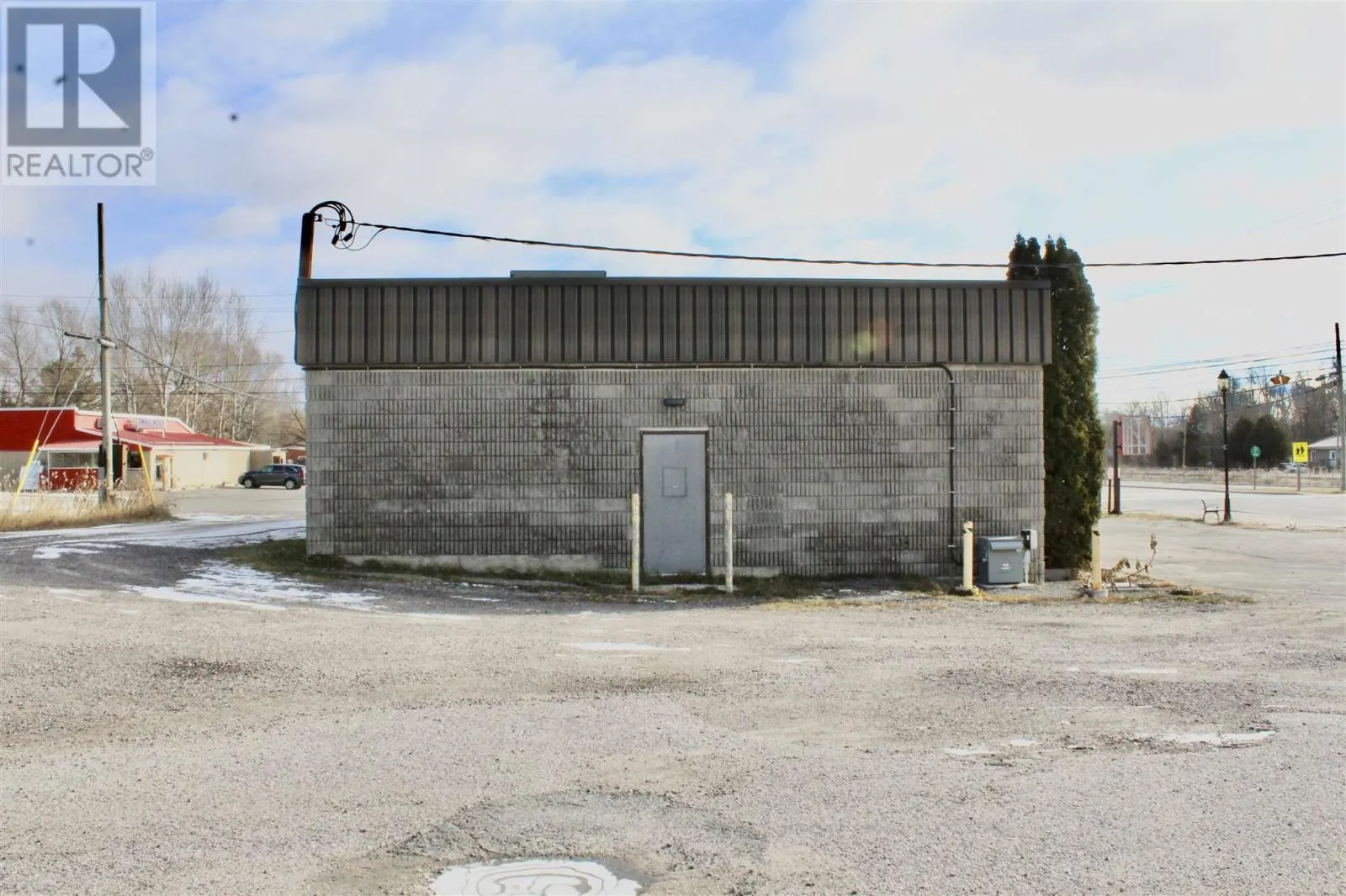 121 Front ST