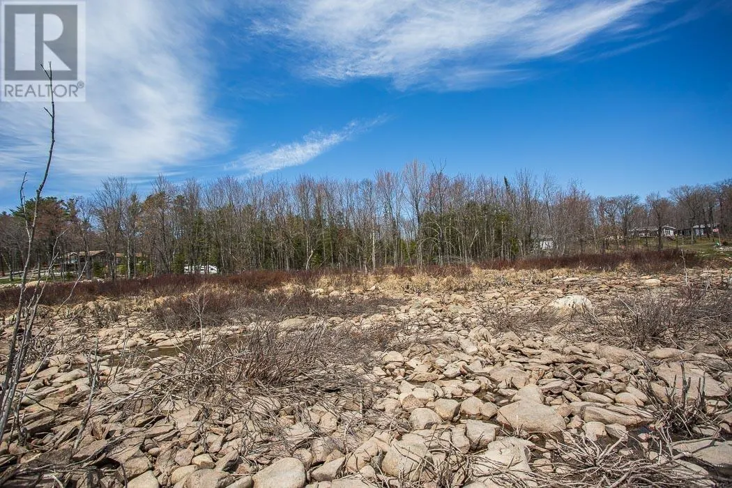 279 Finns Bay RD N
