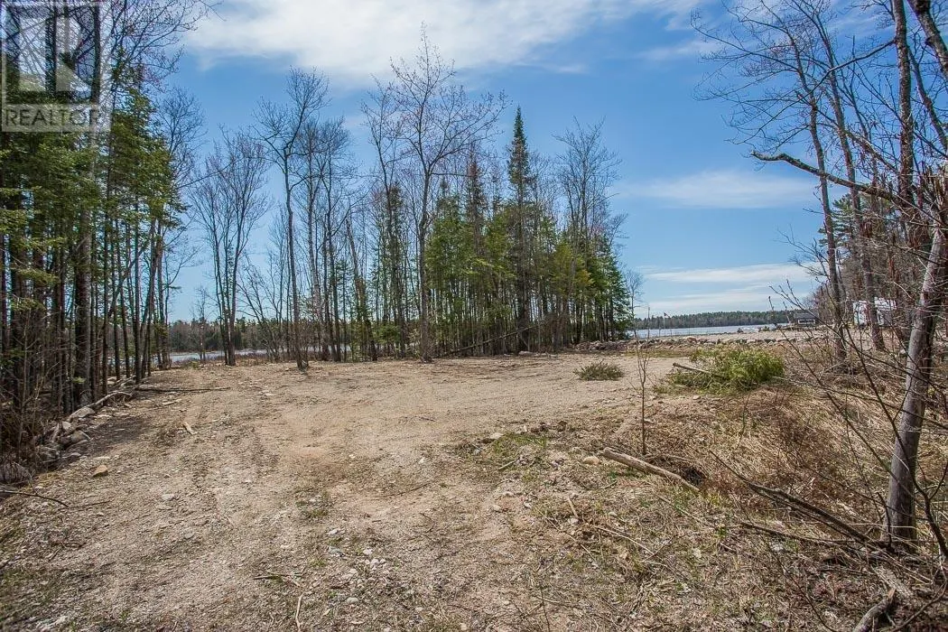 279 Finns Bay RD N