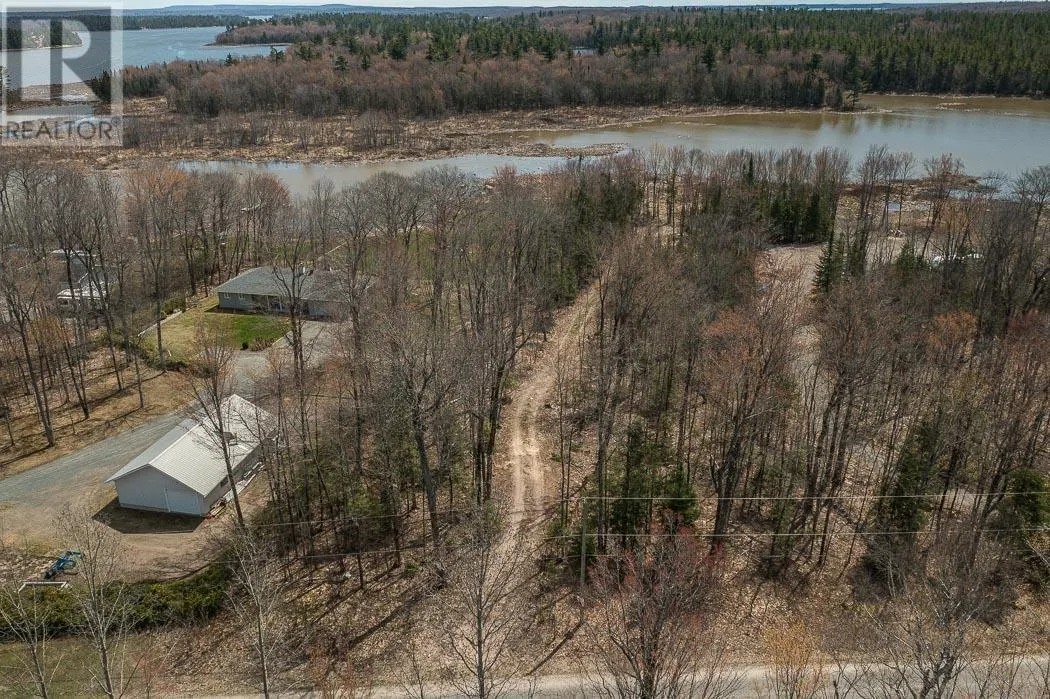 279 Finns Bay RD N