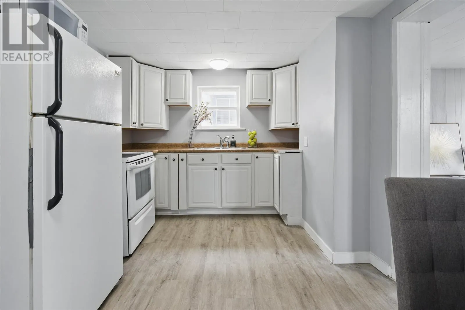 119 Grosvenor AVE