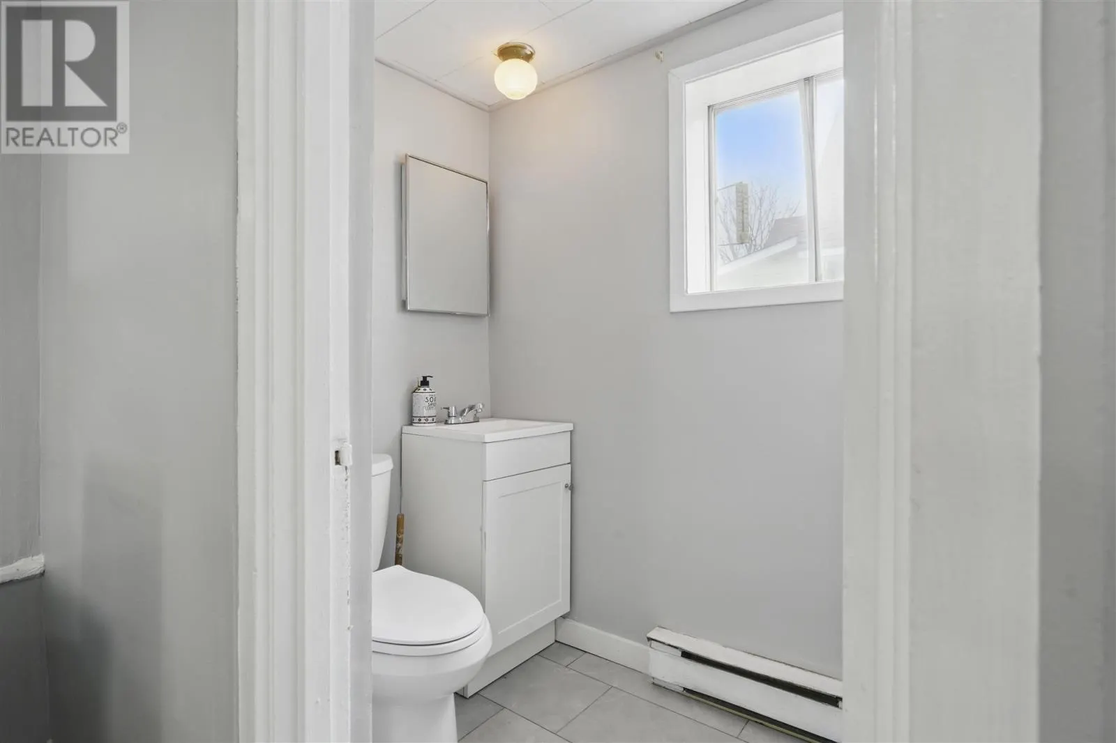 119 Grosvenor AVE