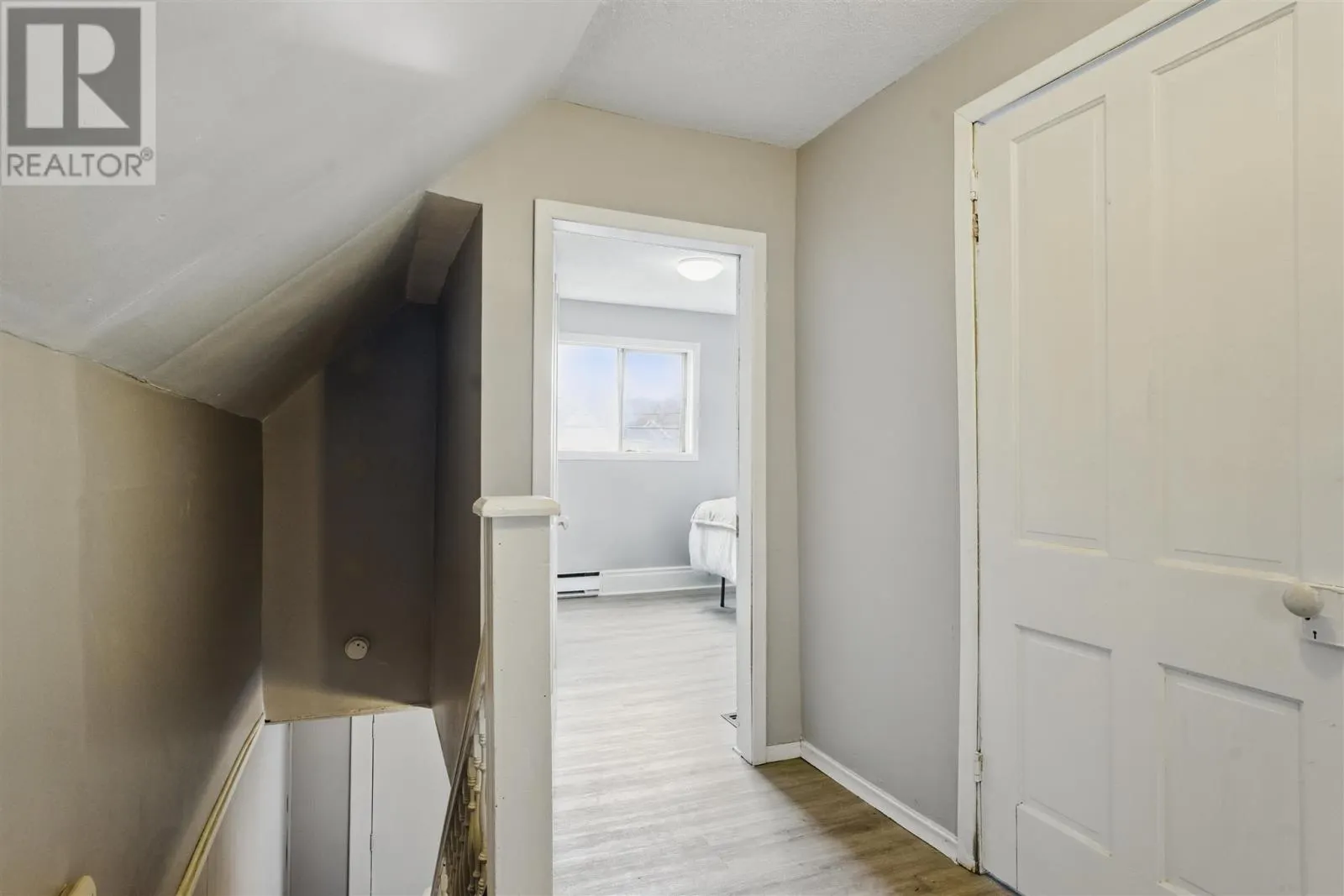 119 Grosvenor AVE