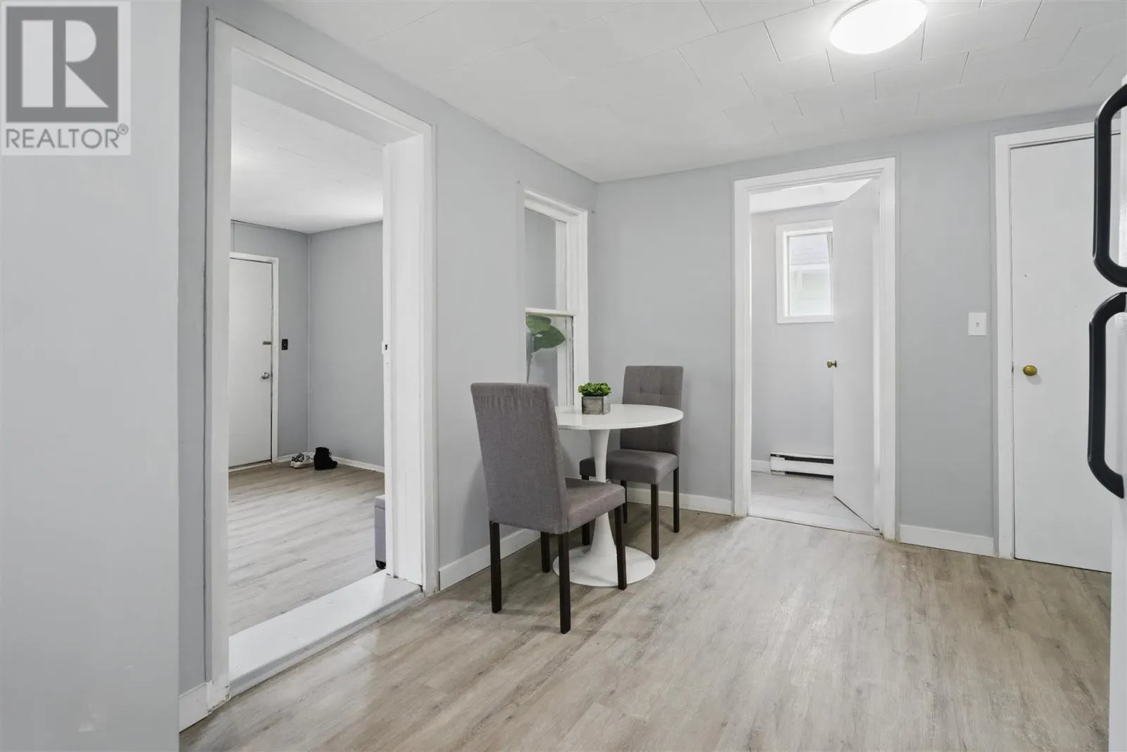 119 Grosvenor AVE