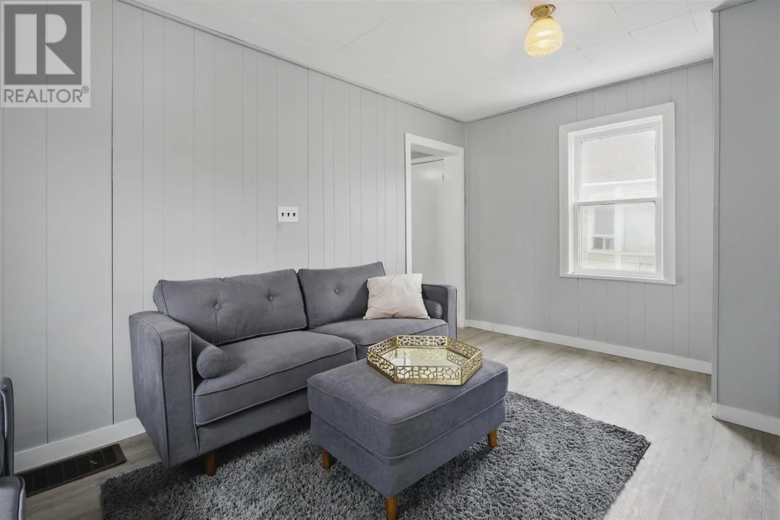 119 Grosvenor AVE