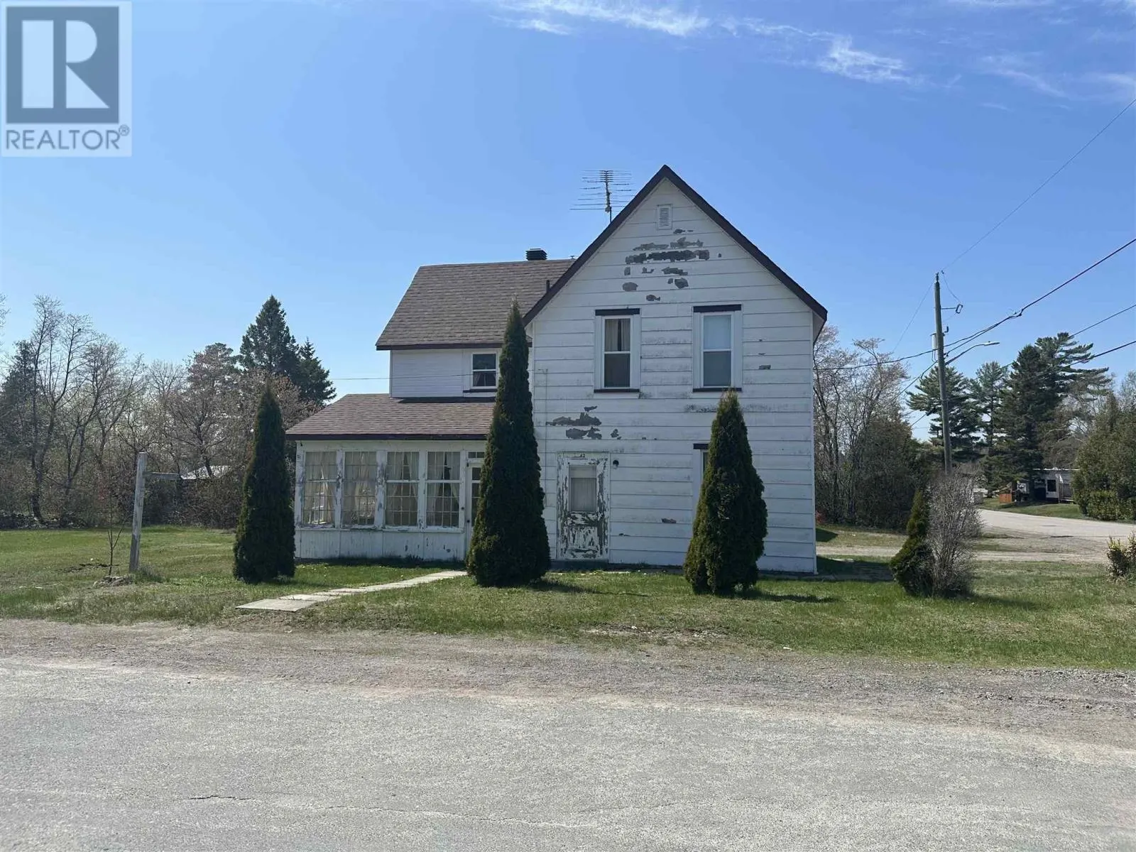 62 Queen ST