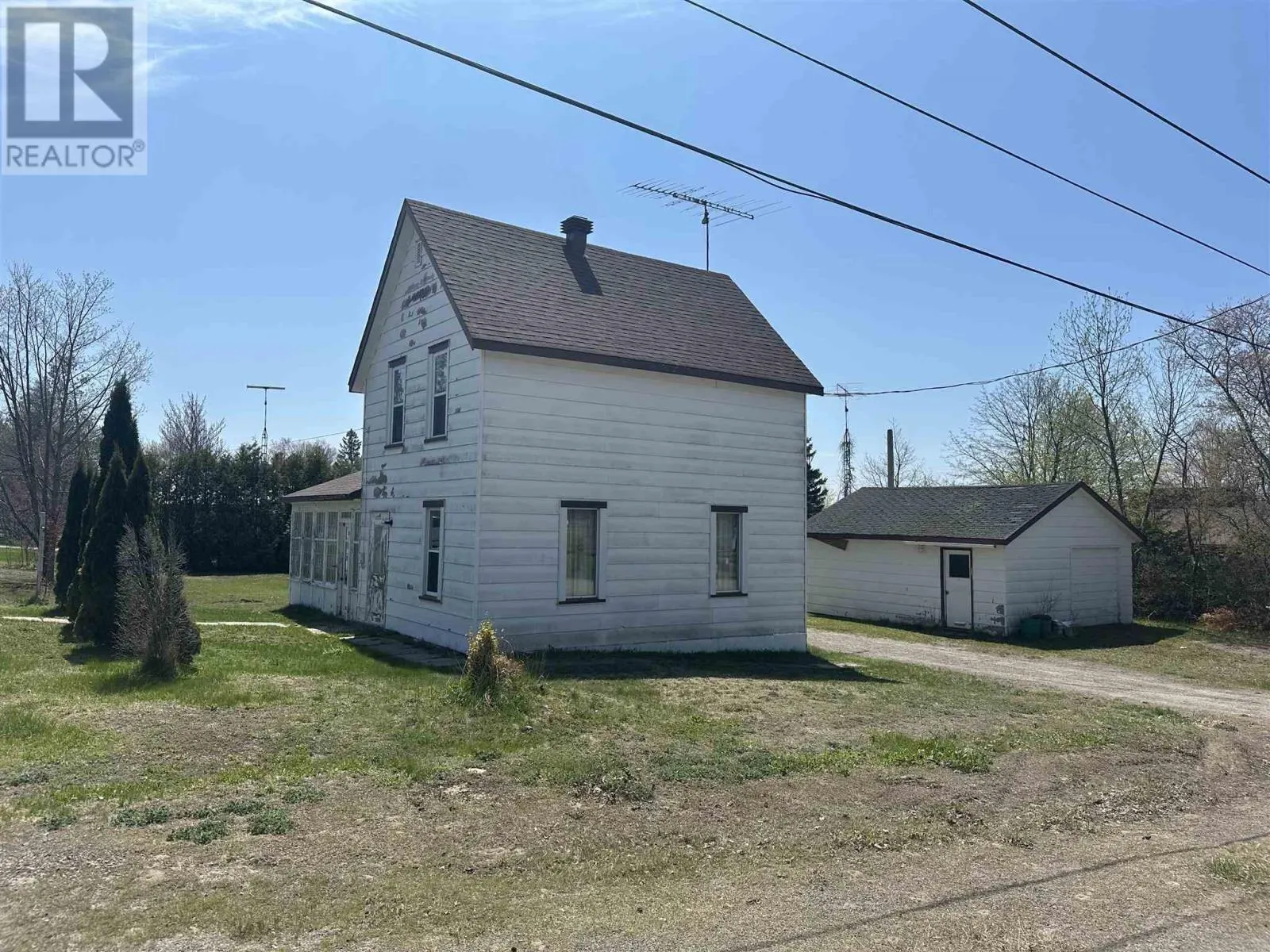 62 Queen ST