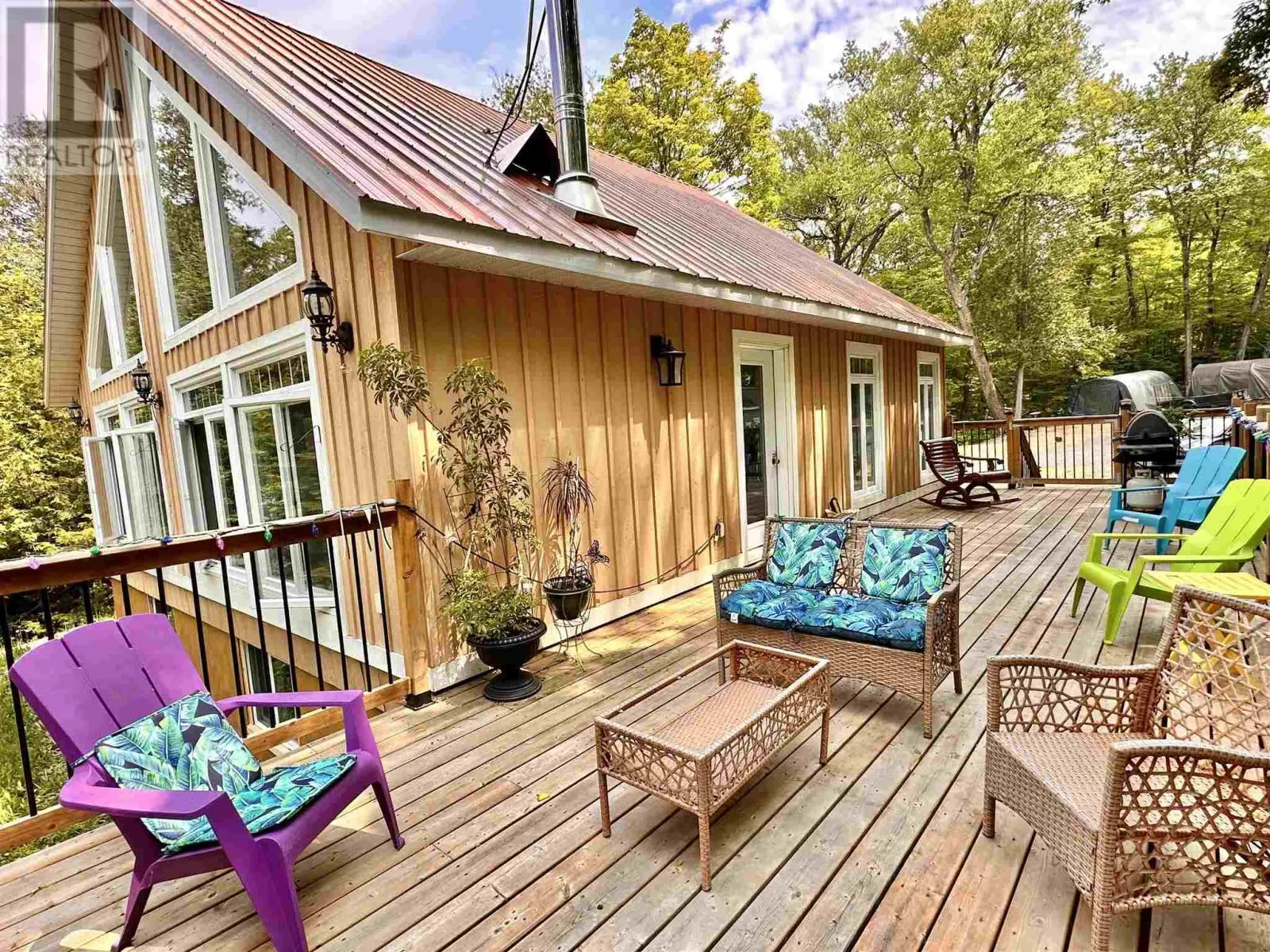884 Dunlop Shores RD
