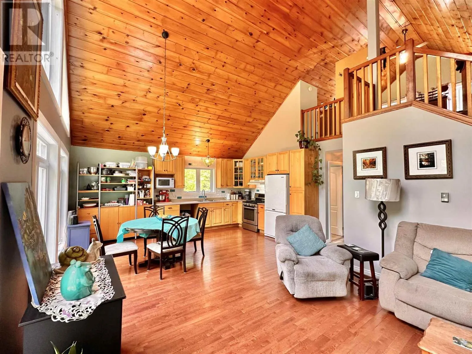 884 Dunlop Shores RD