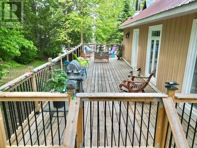 884 Dunlop Shores RD