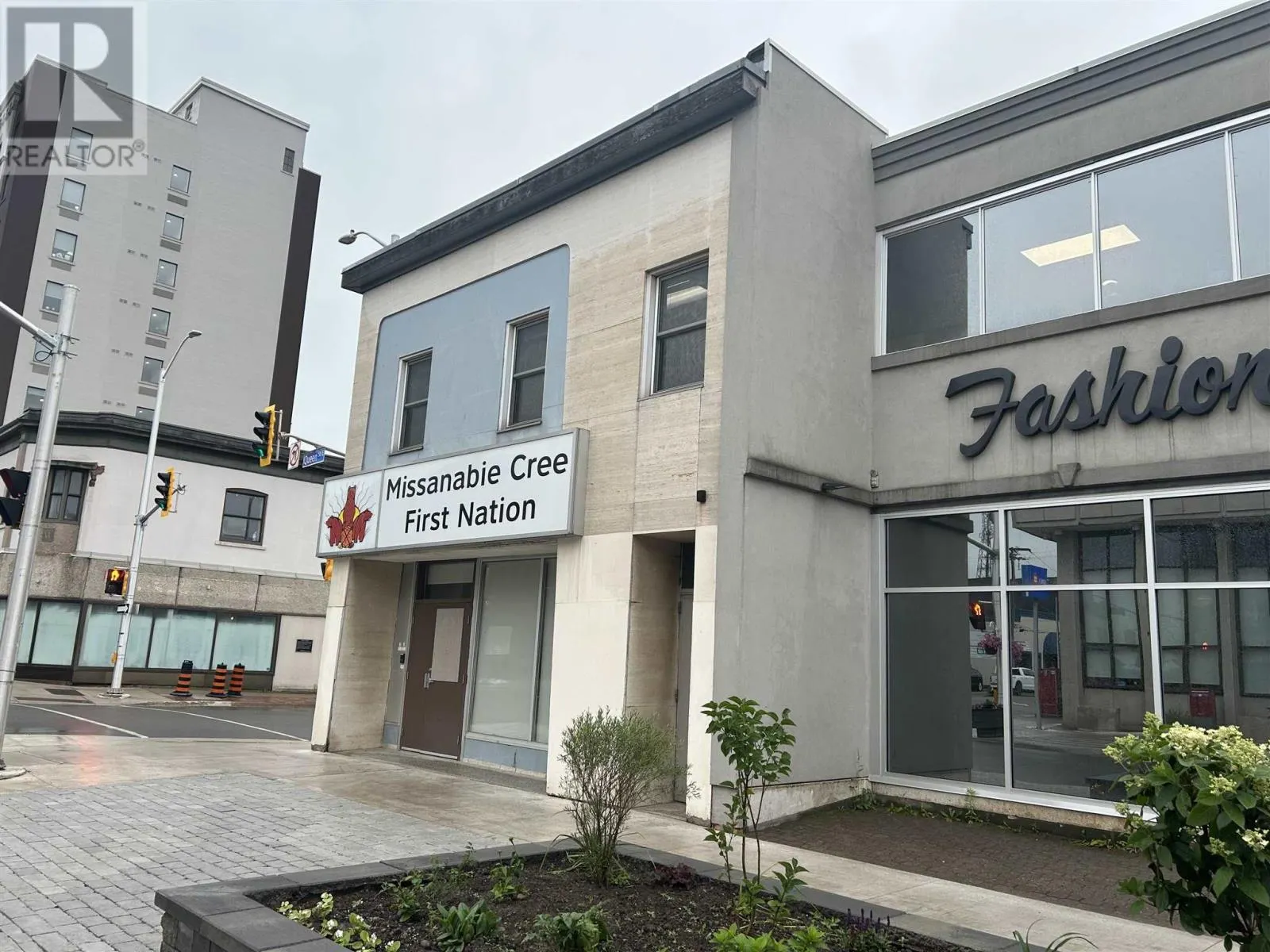 557 Queen ST E # 202