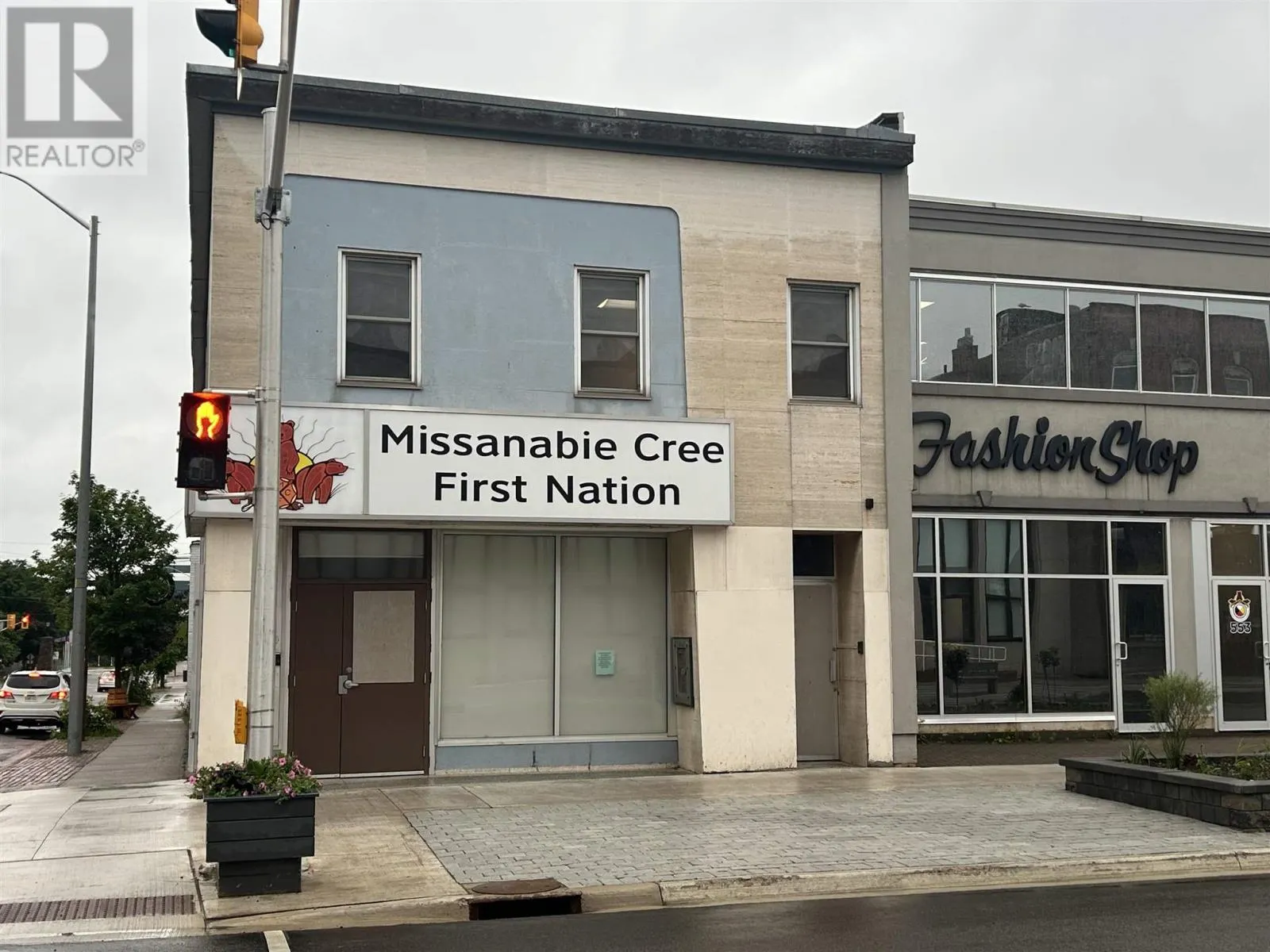 557 Queen ST E # 202