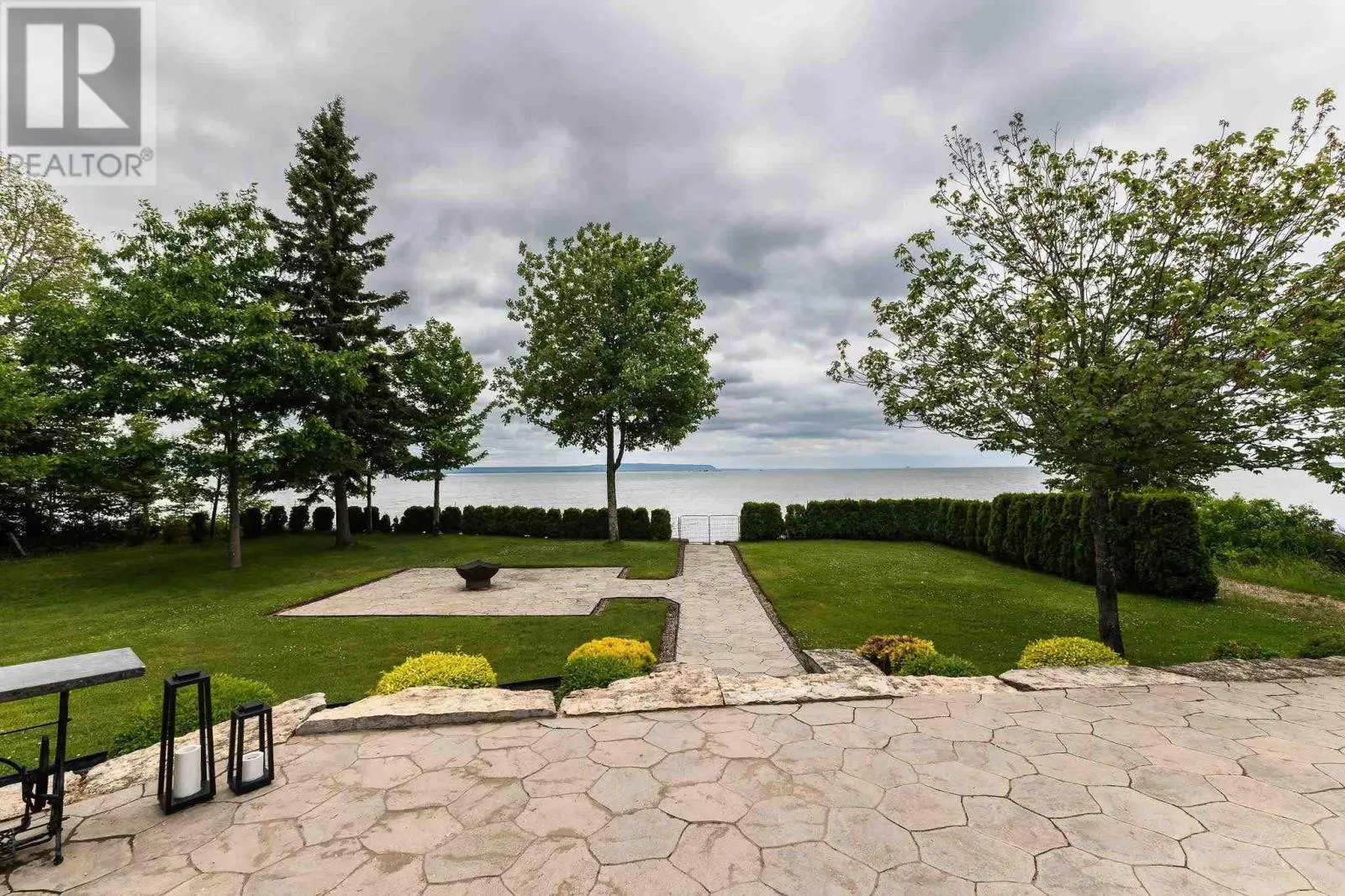 857 Sunnyside Beach RD