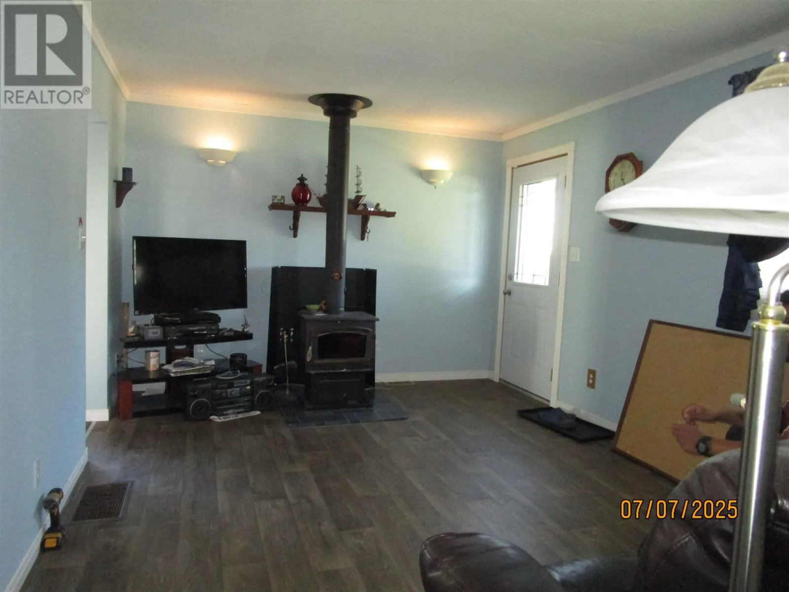 64 Curran DR