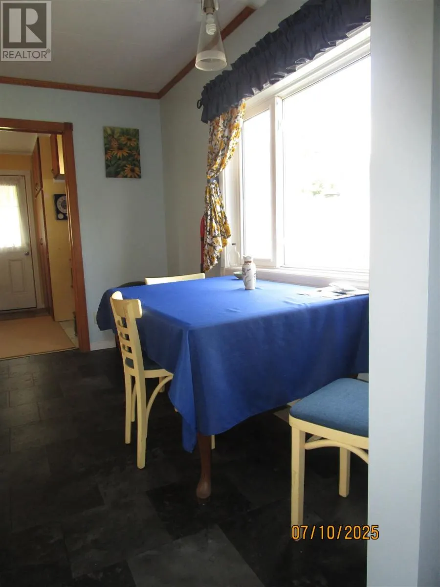 64 Curran DR