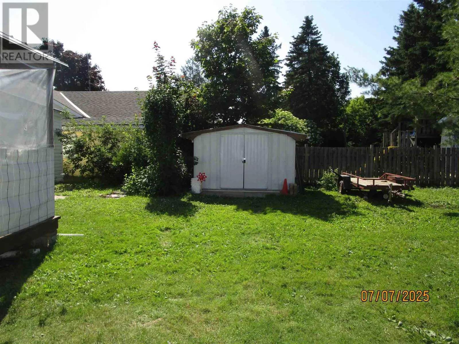 64 Curran DR