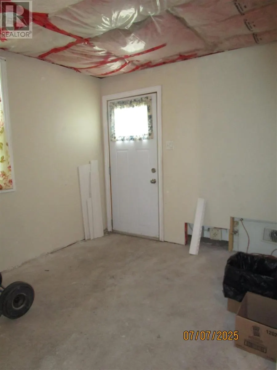 64 Curran DR