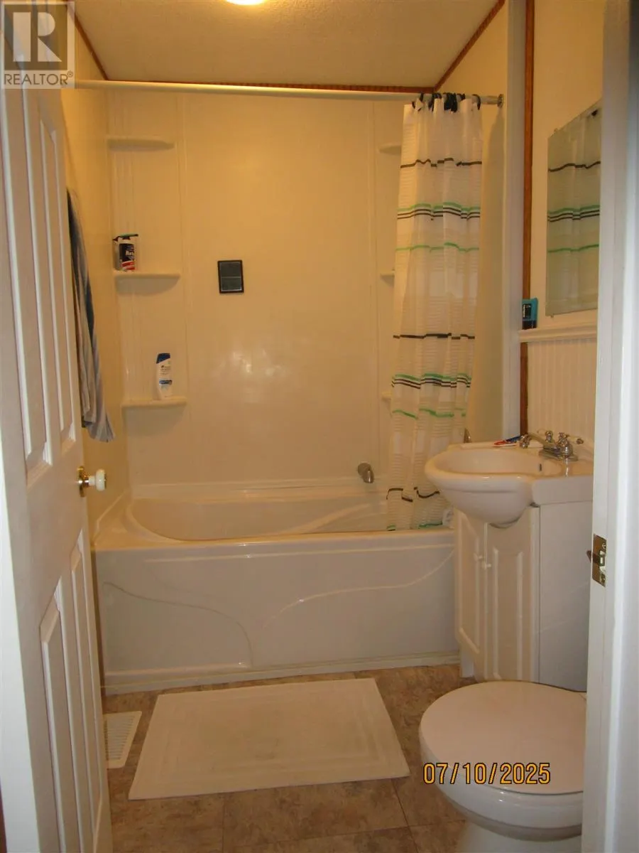 64 Curran DR