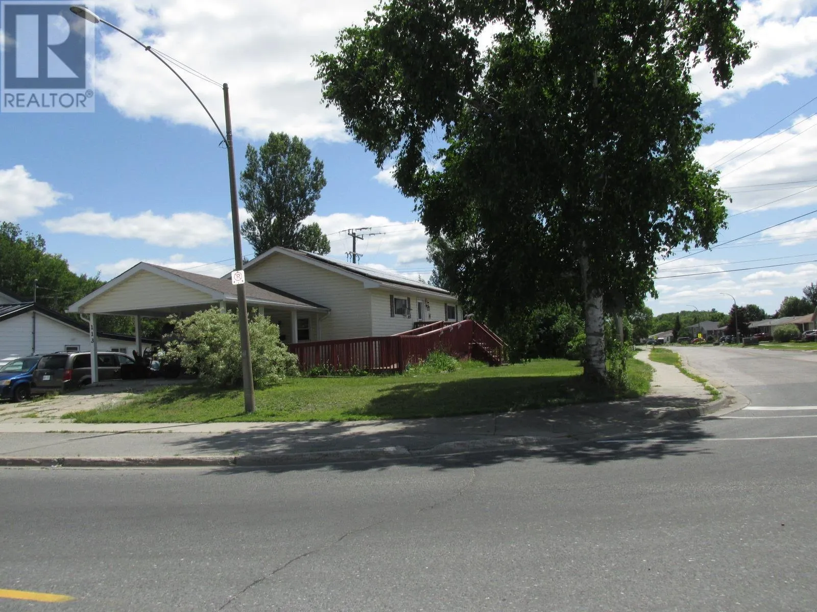 113 Mississauga AVE