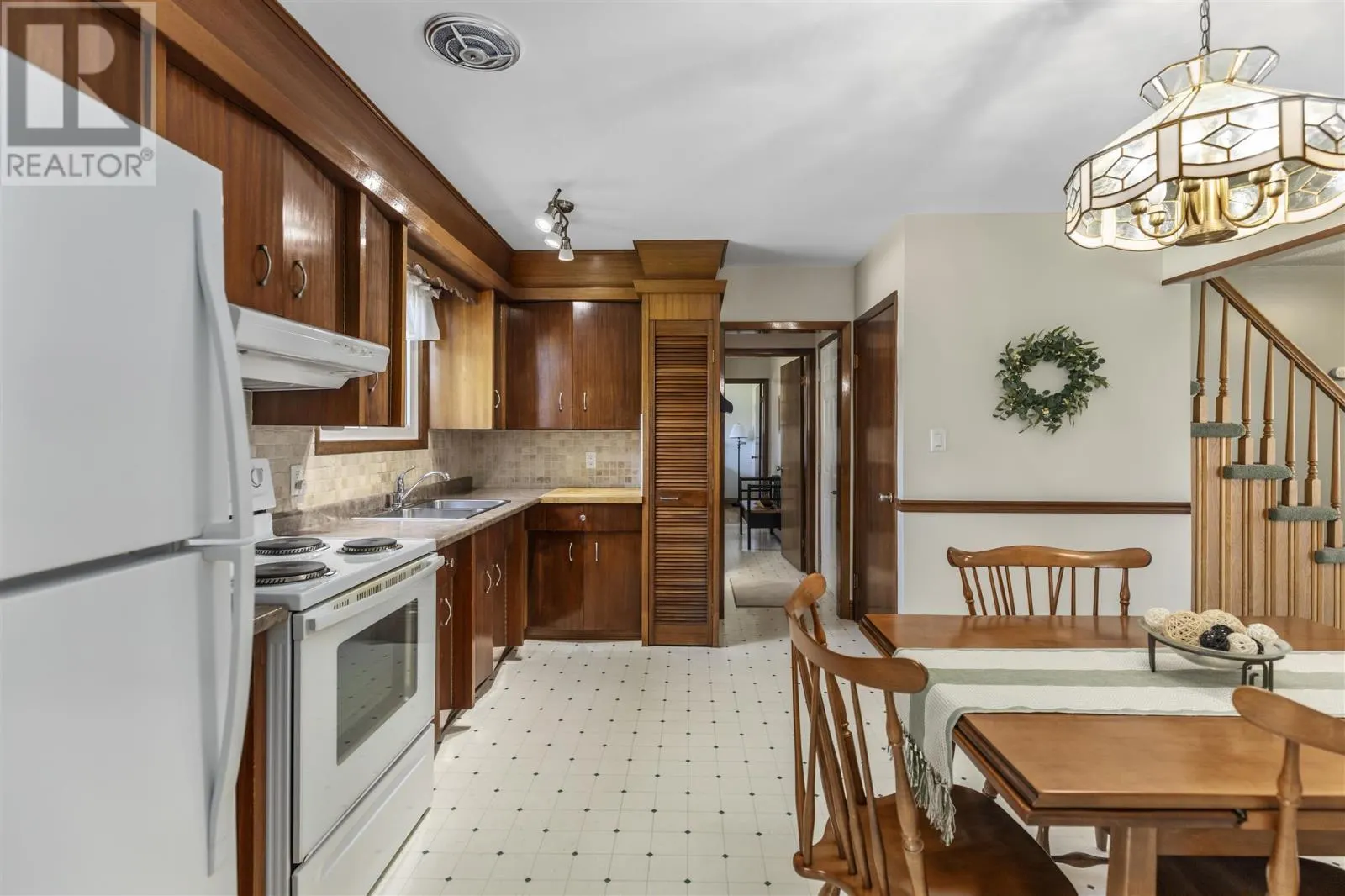 380 Sussex RD