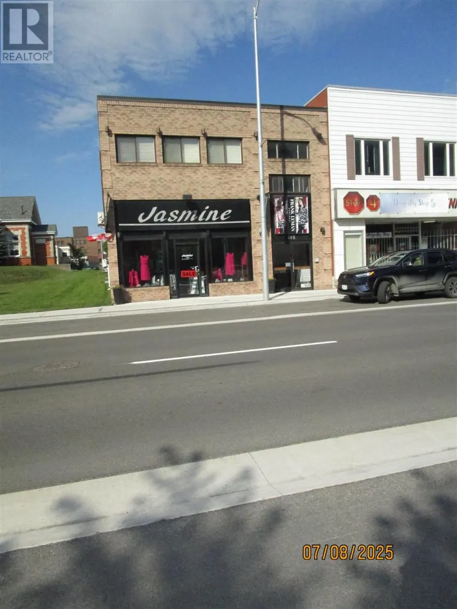 446-450 Queen ST E