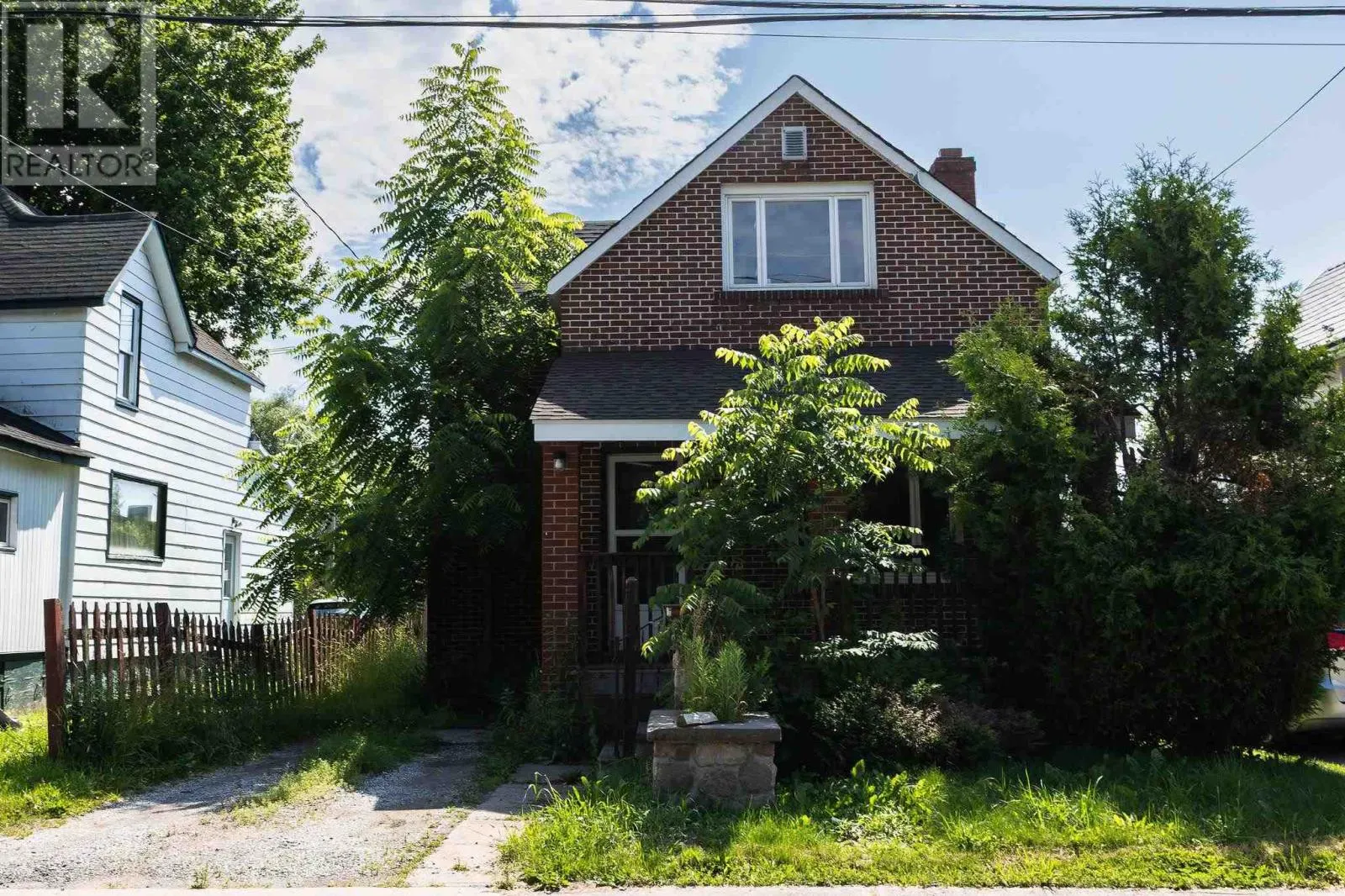 125 Grosvenor AVE