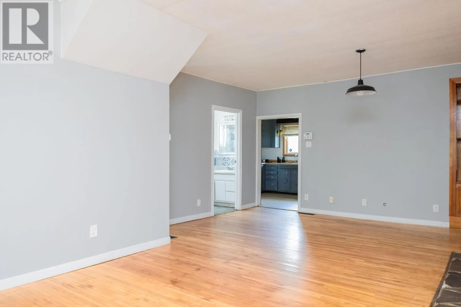 125 Grosvenor AVE