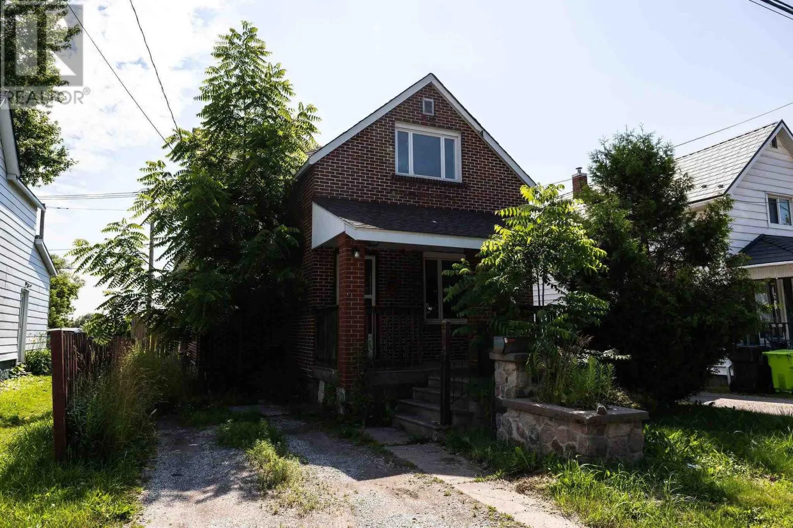 125 Grosvenor AVE