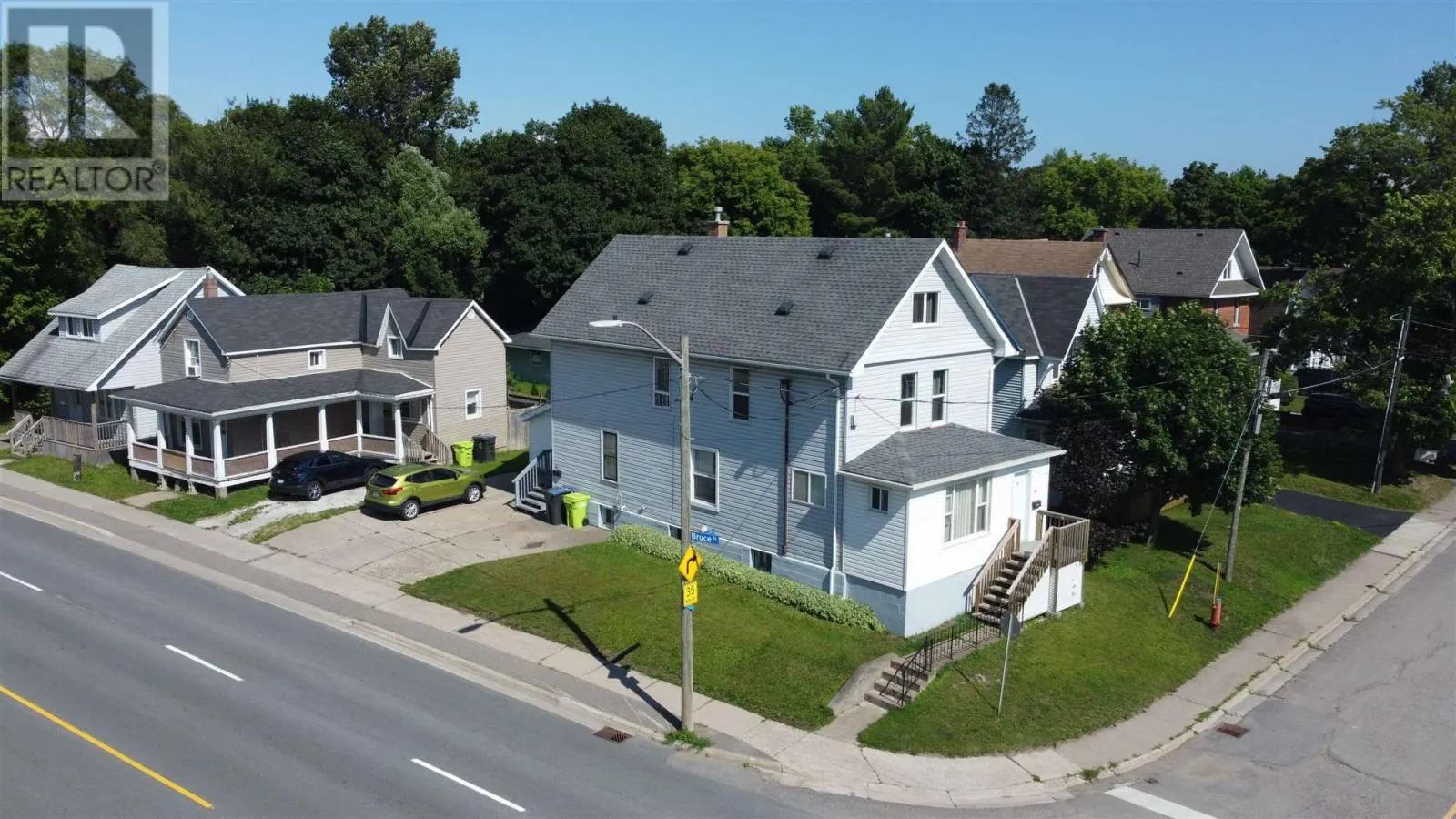 330 Bruce ST