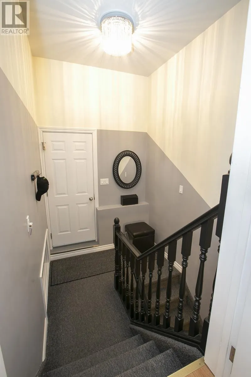 17 Wawanosh AVE