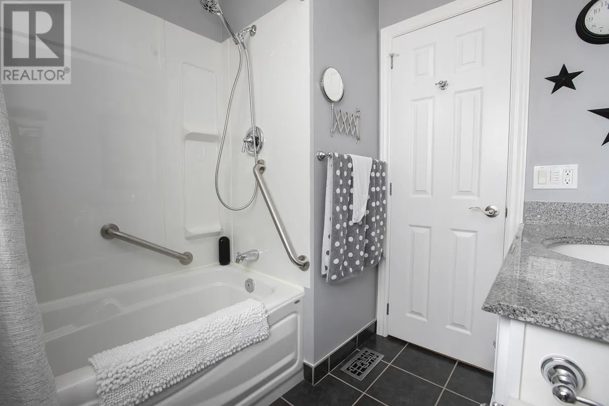 17 Wawanosh AVE