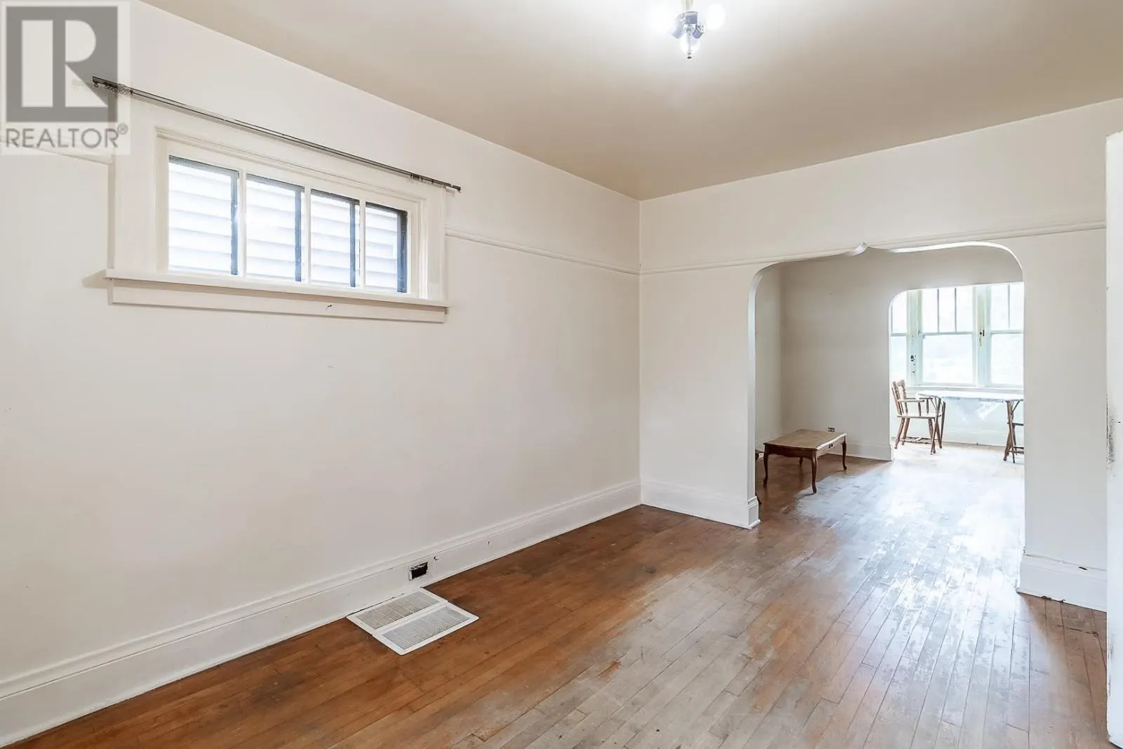 244 Albert ST W