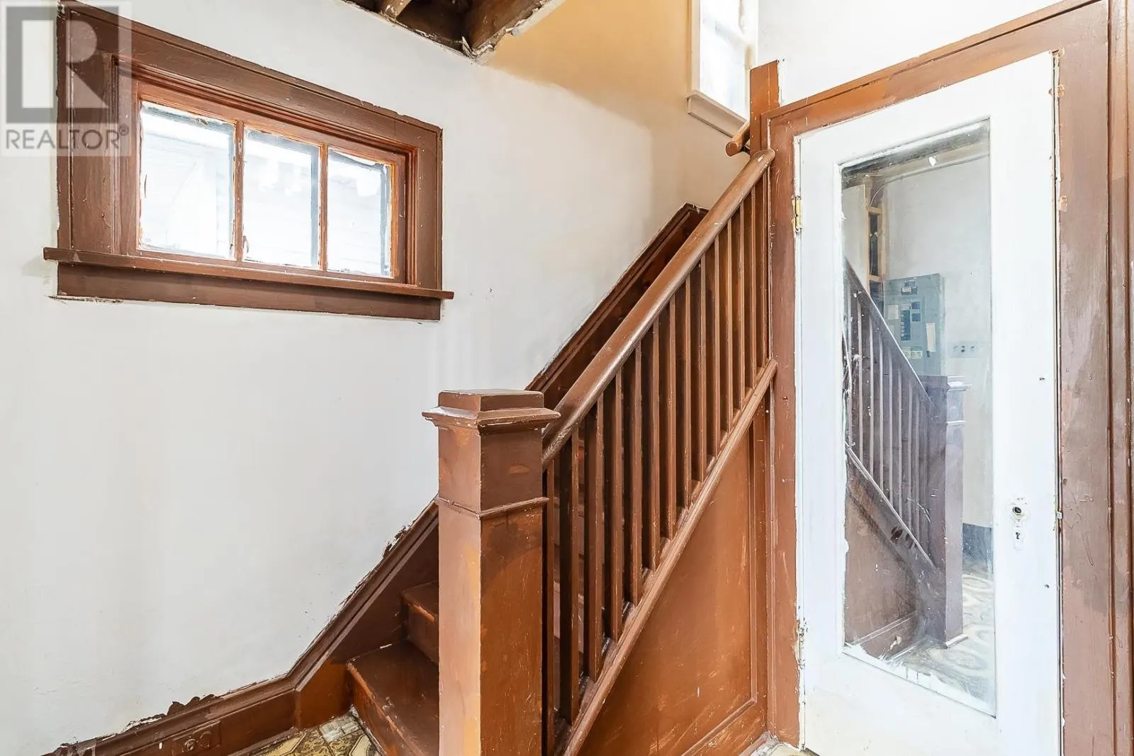 244 Albert ST W