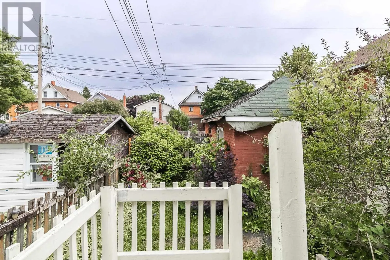 244 Albert ST W