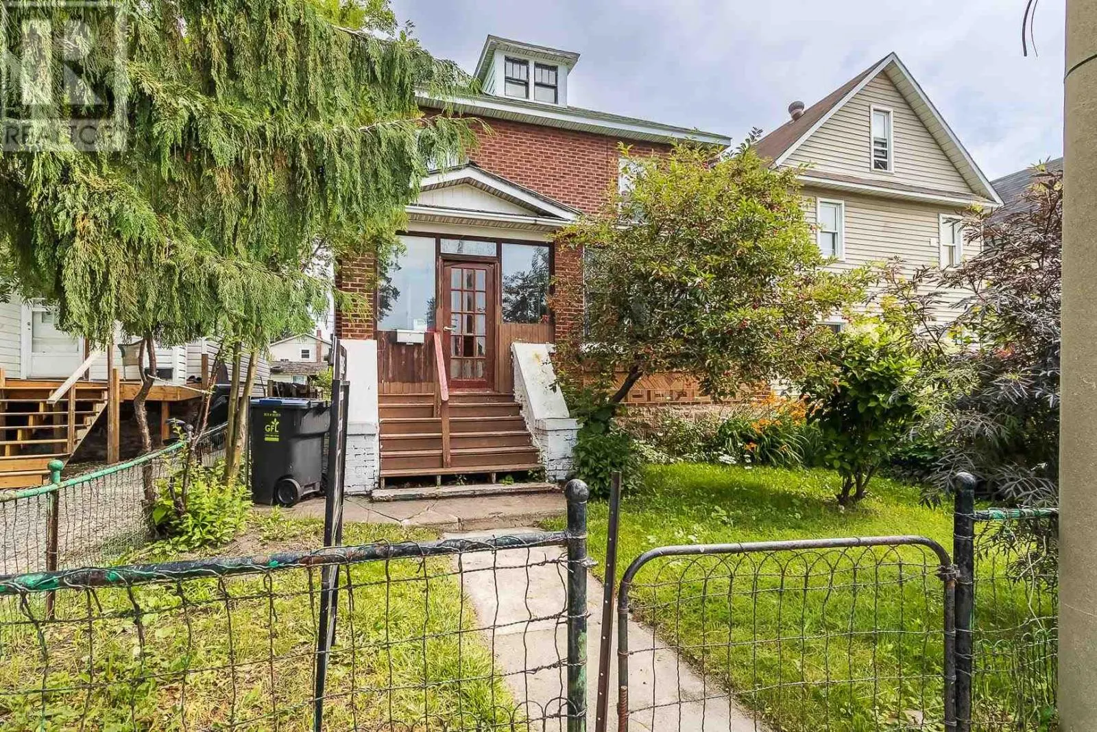244 Albert ST W