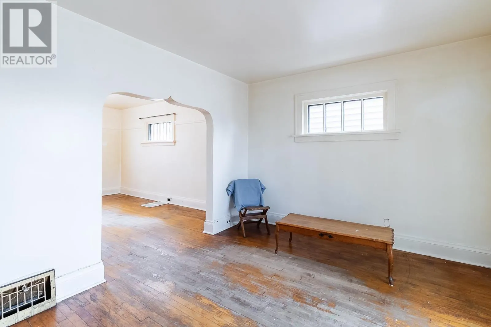 244 Albert ST W