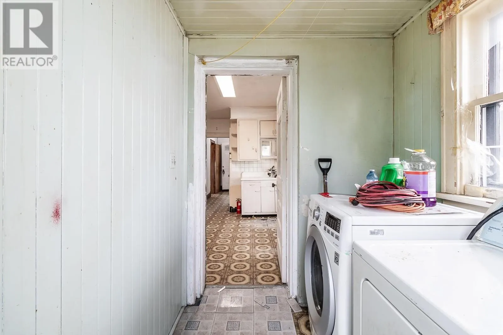 244 Albert ST W