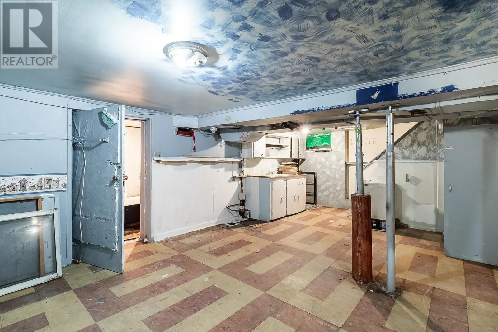 244 Albert ST W