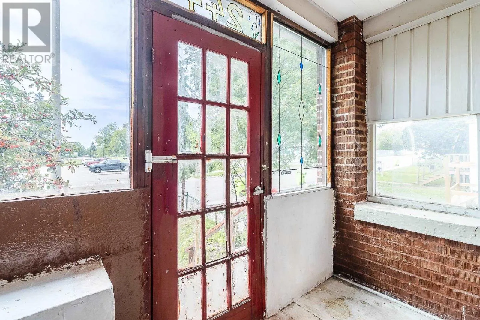 244 Albert ST W