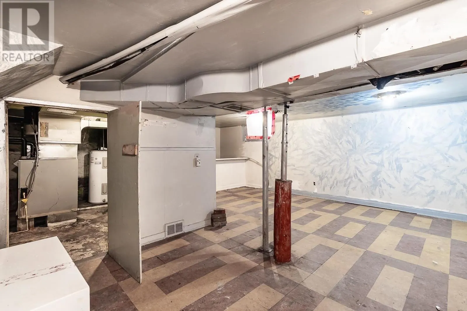 244 Albert ST W