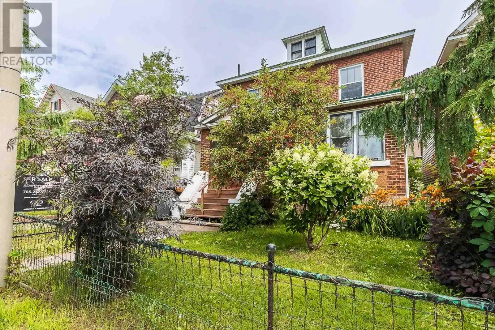244 Albert ST W